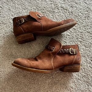 Born Sylvia Size 8  Ankle Boots Brown Suede Comfort Braided Back Zip Western